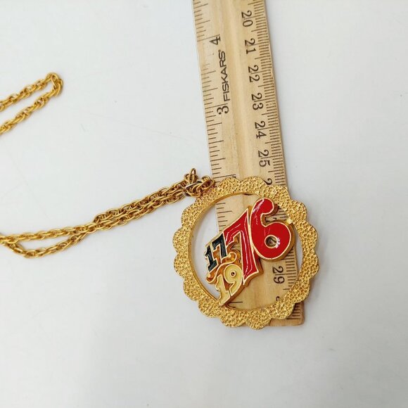 Rafaelian Necklace 1776-1976 Rpund Pendant Goldtone 2" 24" Chain - Picture 3 of 9